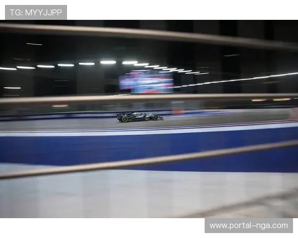 梅赛德斯双车策略博弈：拉塞尔晚进站换胎超越队友未果