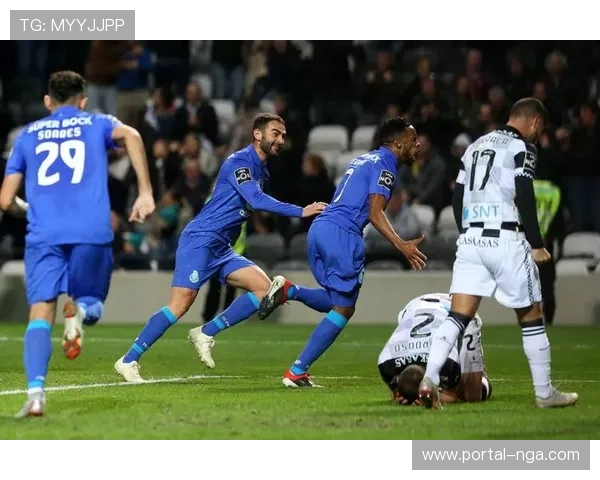 老将托万经验激活年轻球员，朗斯团队火力分散令对手难防